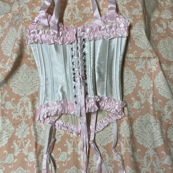 Women size M pink and white camisole - Picture 2 of 8